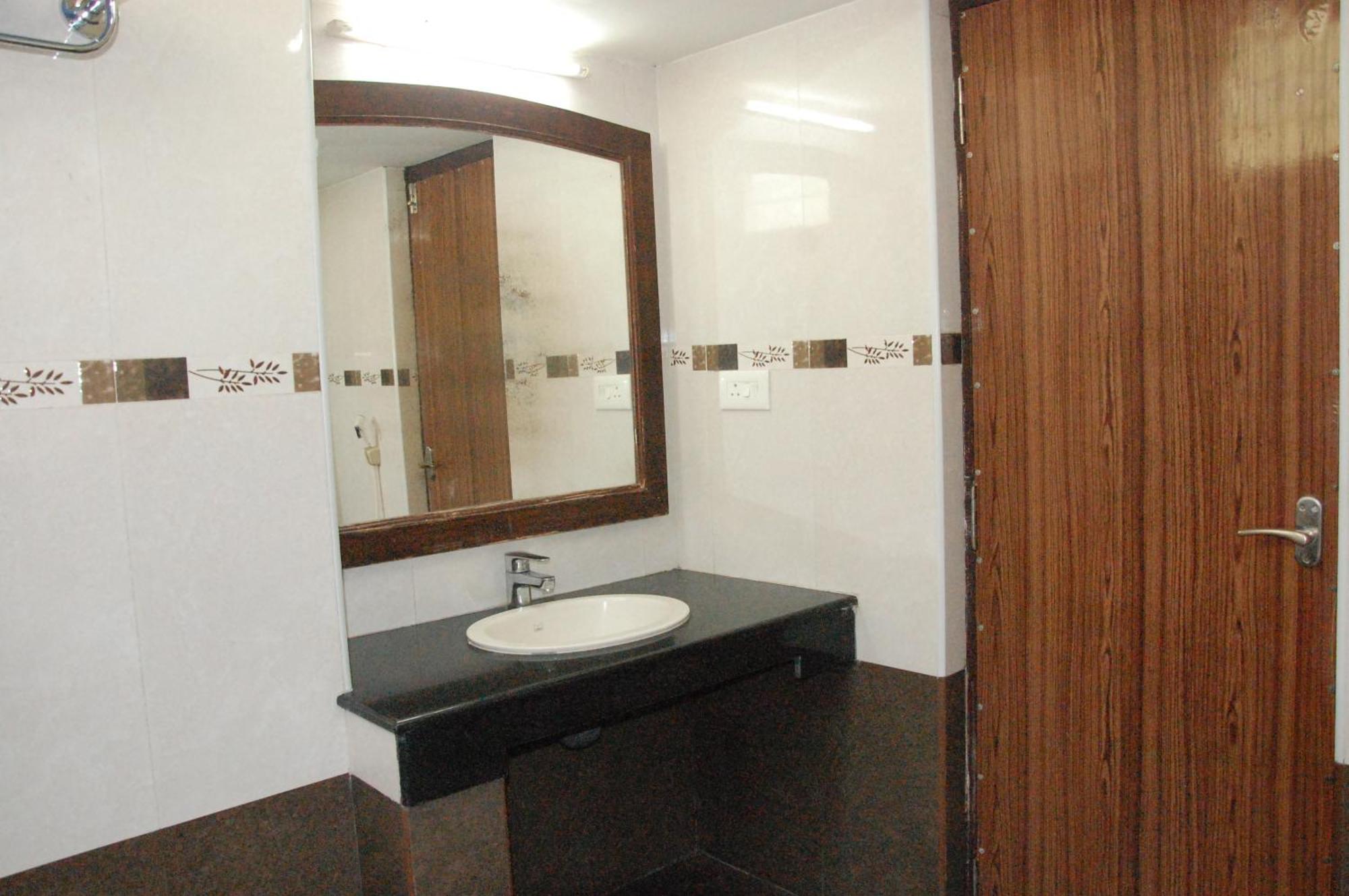 Hotel Blue Star Kojambuttúr Kültér fotó